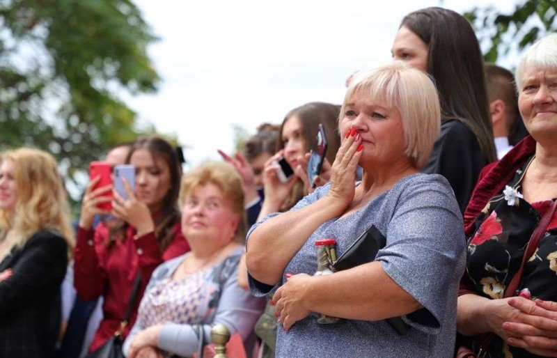 СТАВРОПОЛЬЕ. В Пятигорске в обновленном сквере возле ЗАГСа сегодня звучал Марш Мендельсона