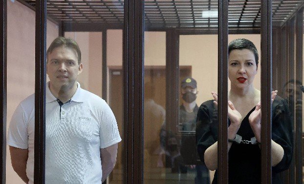 Суд приговорил членов совета оппозиции Колесникову и Знака к 11 и 10 годам лишения свободы