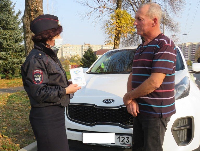 АДЫГЕЯ. Госавтоинспекторы Адыгеи напомнили автовладельцам о бдительности при подъезде к пешеходному переходу