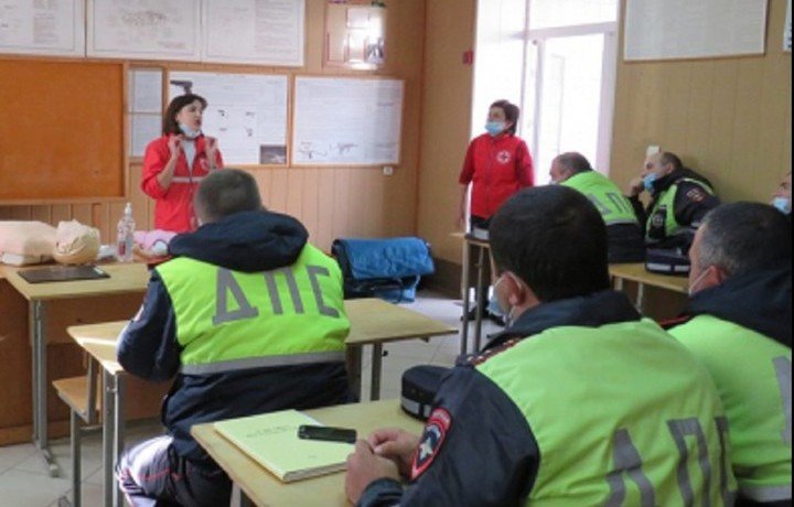 АДЫГЕЯ. В Адыгее сотрудникам ГИБДД показали примеры оказания первой помощи