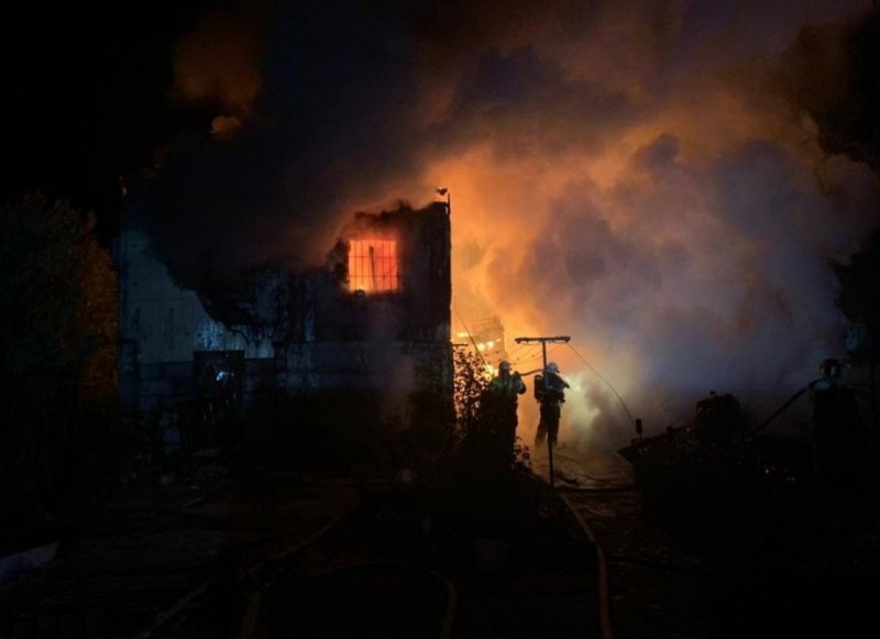 АСТРАХАНЬ. В Астрахани при пожаре в СНТ «Лилия» пострадал мужчина
