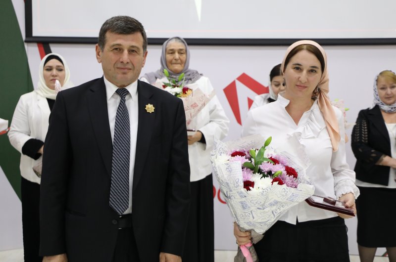 ЧЕЧНЯ. Чеченская учительница признана почётным работником воспитания и просвещения РФ