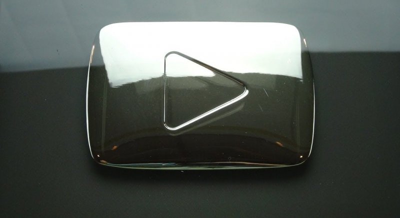 ЧЕЧНЯ. Чеченский преподаватель стал обладателем серебряной кнопки YouTube
