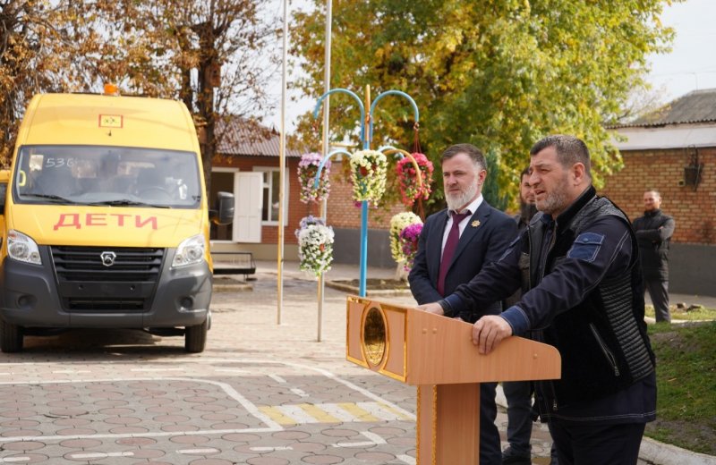 ЧЕЧНЯ. Фонд Кадырова приобрел микроавтобусы для школ Урус-Мартановского района