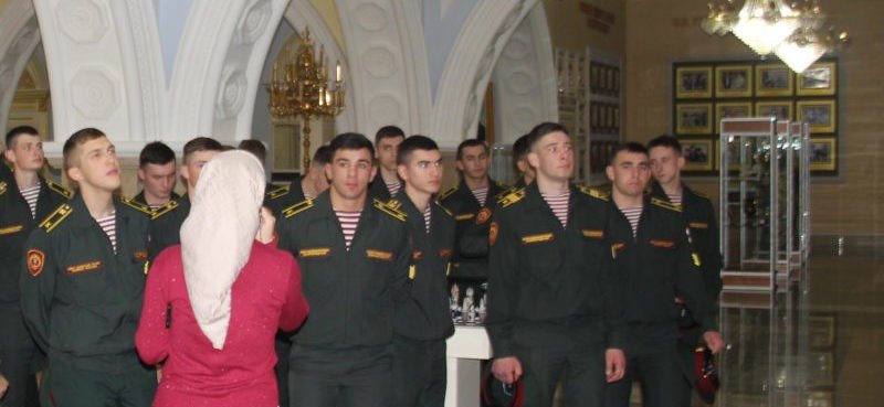 ЧЕЧНЯ. Курсанты Росгвардии из Петербурга побывали с обзорной экскурсией в Грозном