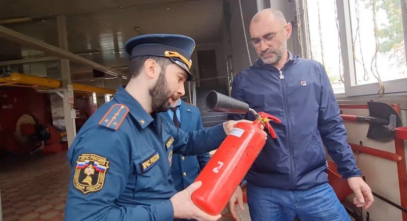 ЧЕЧНЯ. Специалисты МЧС проводят инструктажи о правилах пожарной безопасности в отопительный период (видео)