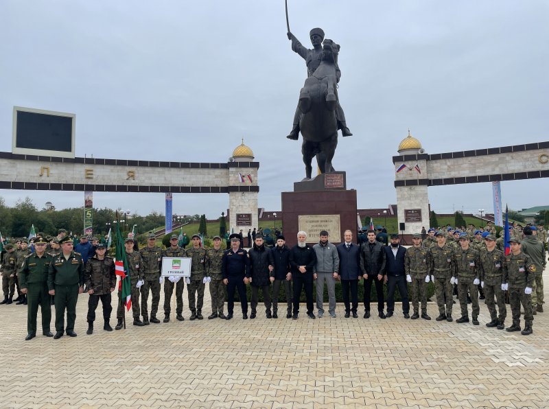 ЧЕЧНЯ. В Грозном открыли ежегодную военно-патриотическую игру старшеклассников Союза городов воинской славы