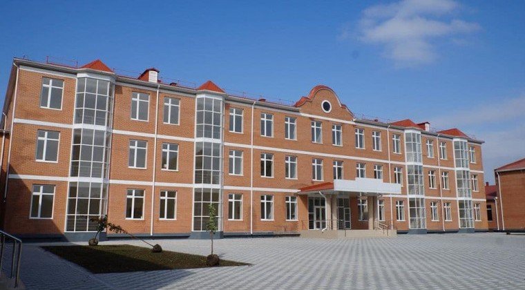 ЧЕЧНЯ. В селении Автуры строится новая школа на 720 мест