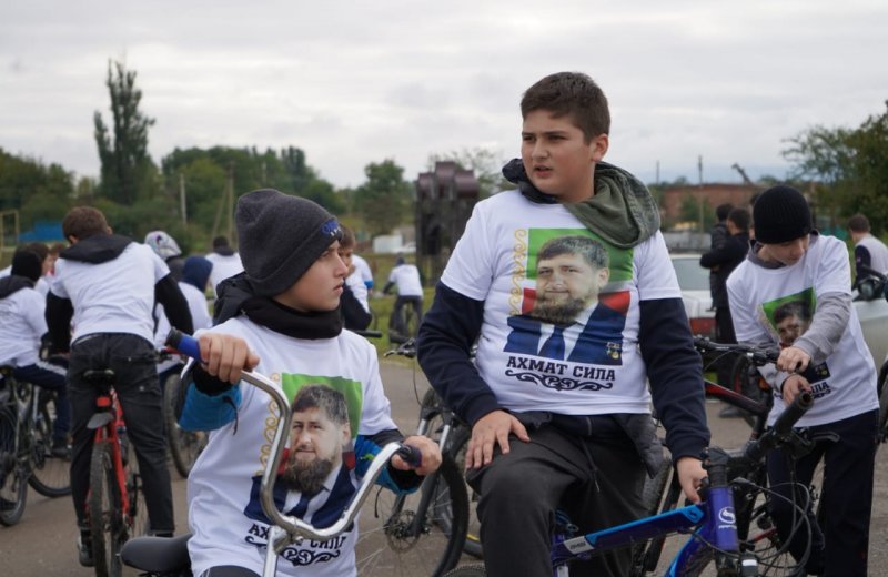 ЧЕЧНЯ. В У - Мартане прошел велопробег в честь дня рождения Р. Кадырова