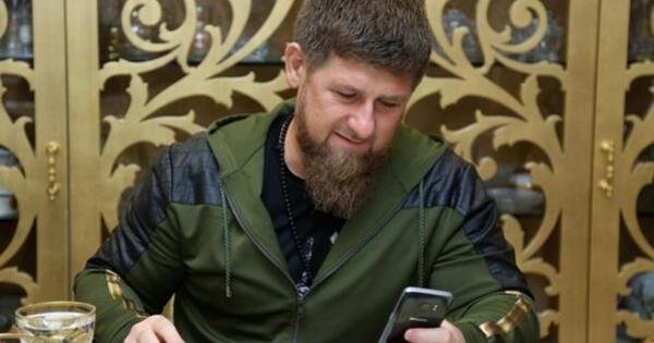 ЧЕЧНЯ. За стихотворение о волке житель Грозного получил новый айфон от чеченских властей