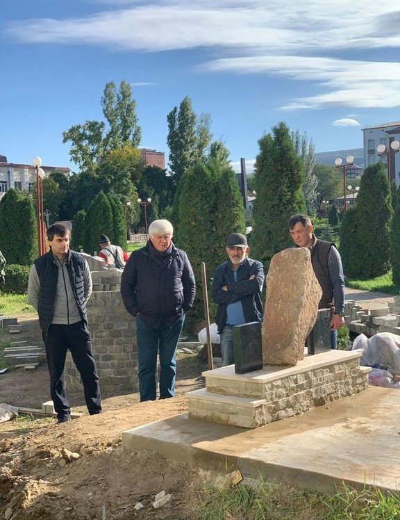 ДАГЕСТАН. Магомед-Гаджи Айдиев проверил ход благоустройства национального подворья Новолакского района в ДГПУ