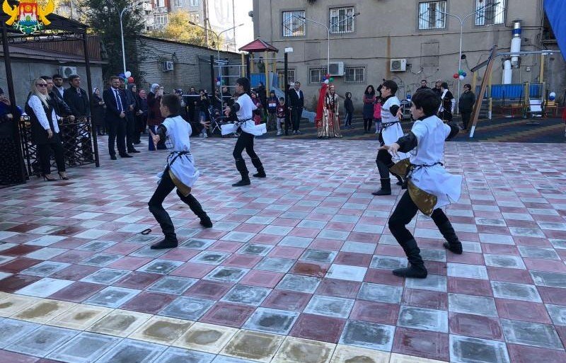 ДАГЕСТАН. В Махачкале торжественно открыли дворовую территорию по проспекту Петра Первого