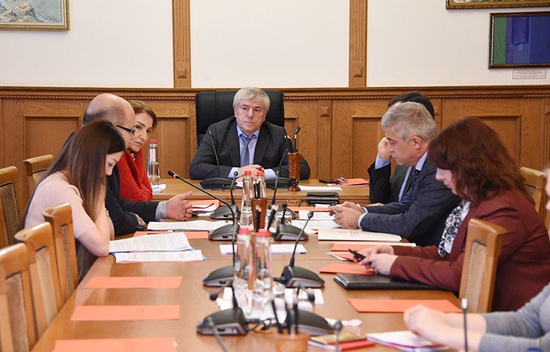 ДАГЕСТАН. В парламенте обсудили вопросы развития инвестиционной деятельности в республике