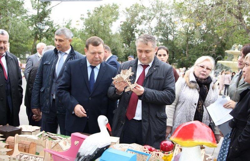ДАГЕСТАН. Вице-премьер Дагестана Мурад Казиев принял участие в праздновании Дня города Кизляра