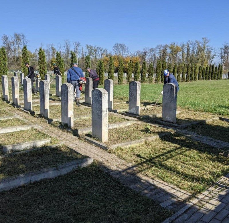 ИНГУШЕТИЯ. На мемориальном кладбище жертв этнической чистки осени 1992 года в Ингушетии прошел субботник