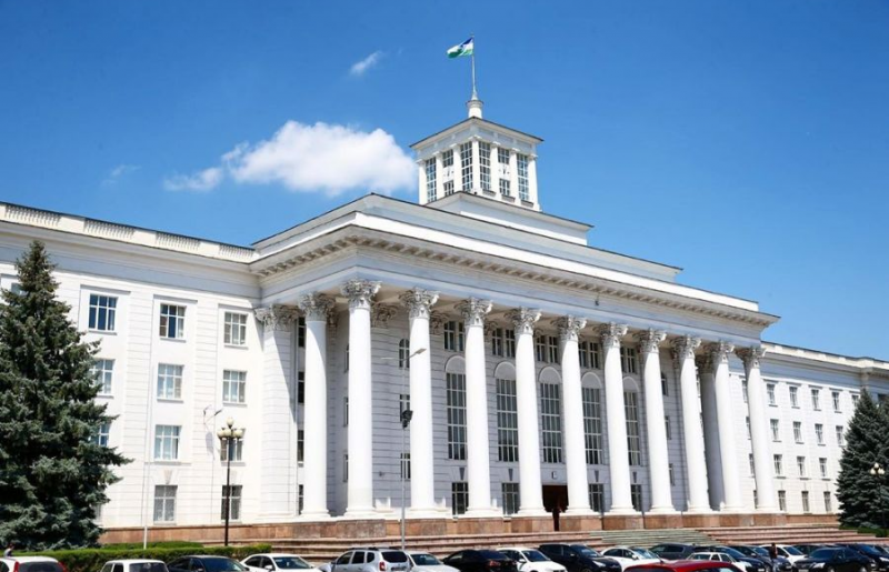 КБР. Глава КБР Казбек Коков подписал указ о присвоении почетных званий работникам образования