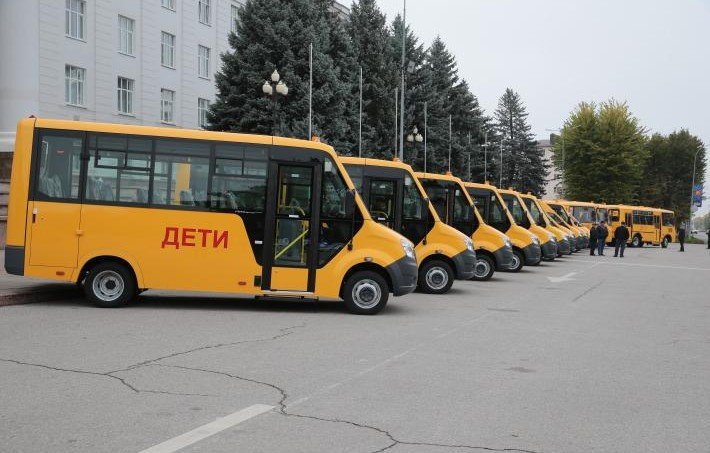 КБР. Казбек Коков передал 30 автобусов в сельские школы