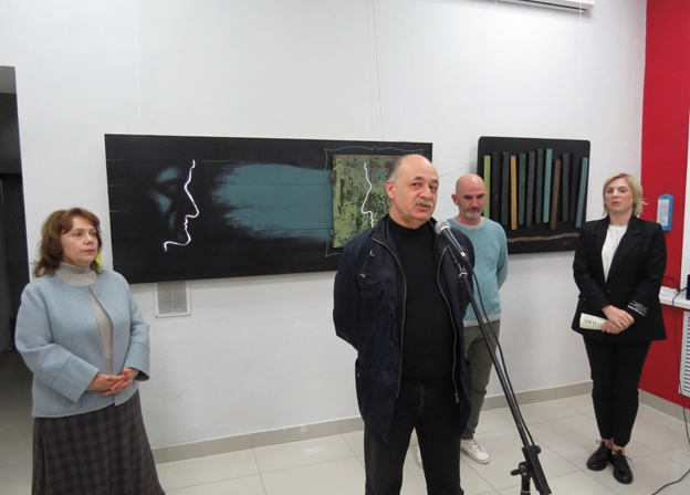 КБР. В Нальчике открылась выставка Керима Аккизова