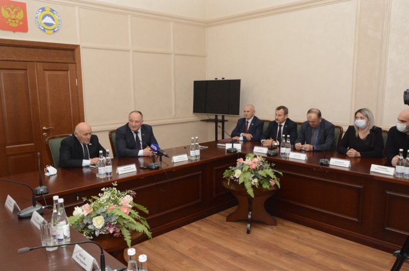 КЧР. В Карачаево-Черкесию с деловым визитом прибыла делегация Республики Абхазия