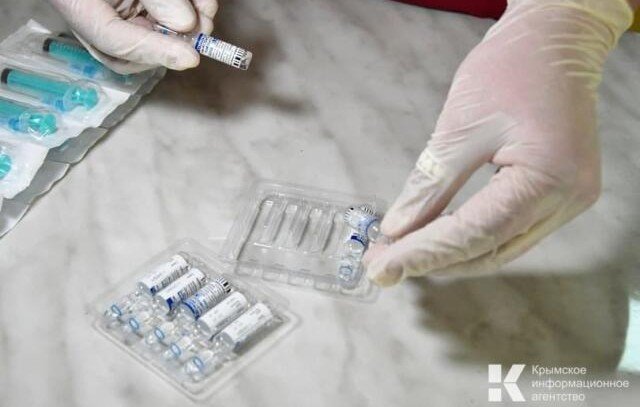 КРЫМ. В Крыму осталось 150 тысяч доз вакцины от Covid-19