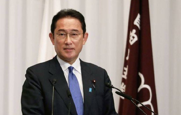 Новый премьер Японии намерен работать над мирным договором с Россией