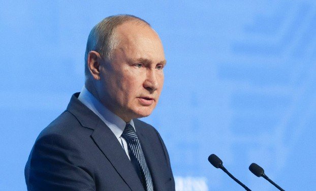 Путин призвал не перекладывать вину за рост цен на газ "с больной головы на здоровую"