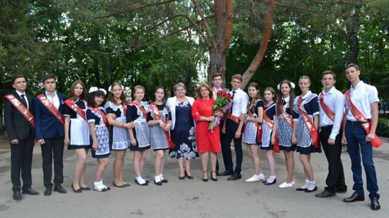 СТАВРОПОЛЬЕ. Ставропольские активисты «Единой России» присоединились к флэшмобу «Спасибо, мой учитель!»