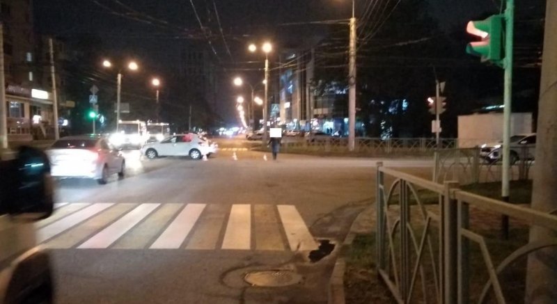 СТАВРОПОЛЬЕ. В Ставрополе иномарка сбила школьницу, перебегающую дорогу