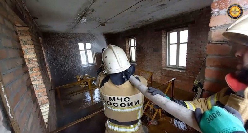 ЧЕЧНЯ. Пожарные проводят тренировки по ликвидации пожаров в многоквартирных домах (видео)
