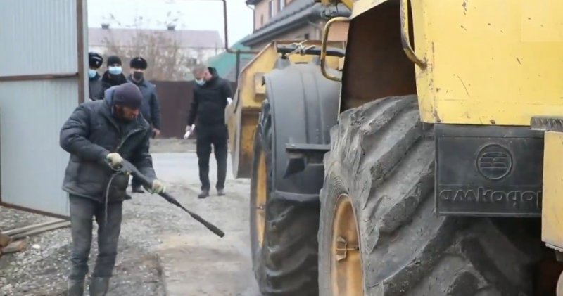 ЧЕЧНЯ. В Грозном проходят рейды на наличие автомоек для грузового транспорта со стройплощадок