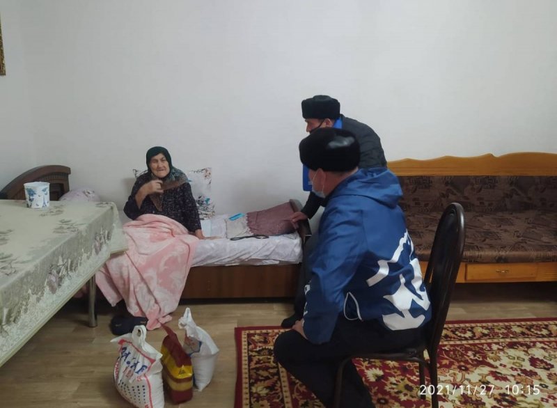 ЧЕЧНЯ. В Курчалоевском районе  вдов ветеранов ВОВ поздравили с Днем матери