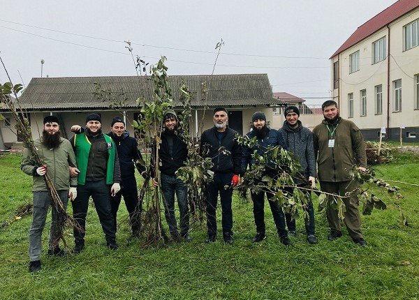 ЧЕЧНЯ. В рамках программы «Дерево в Раю» "Хайра" раздала 19 тысяч саженцев