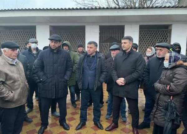 ДАГЕСТАН. Ризван Мурадов провел выездной прием граждан в посёлке Кривая балка