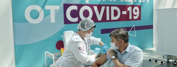 Госдума рассмотрит законопроект о внесении прививки от коронавируса в национальный календарь профилактических прививок