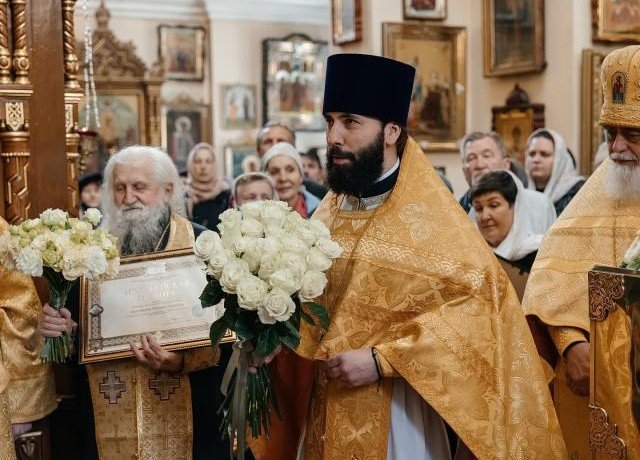 КЧР. Архиепископ Феофилакт возглавил престольные торжества Лазаревского храма