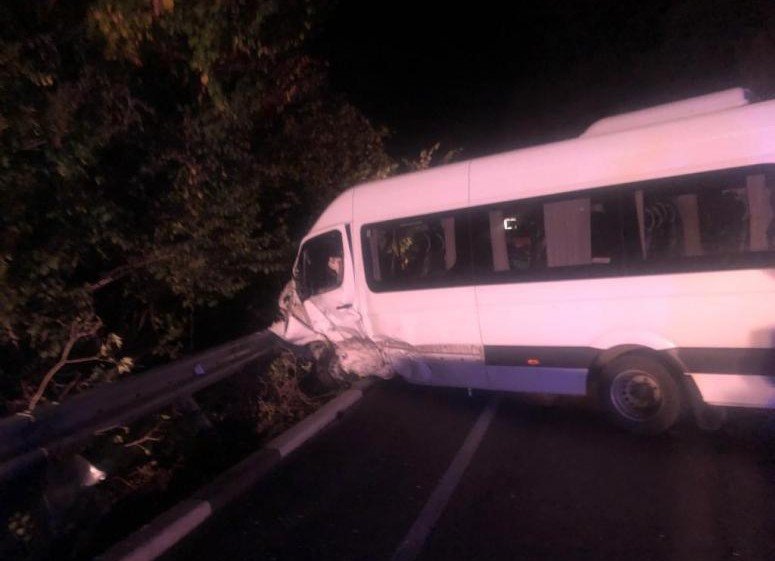 КРАСНОДАР. ​В смертельное ДТП попал пассажирский микроавтобус в Сочи