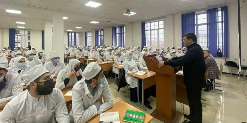 ЧЕЧНЯ. Министр здравоохранения ЧР встретился со студентами Мединститута ЧГУ