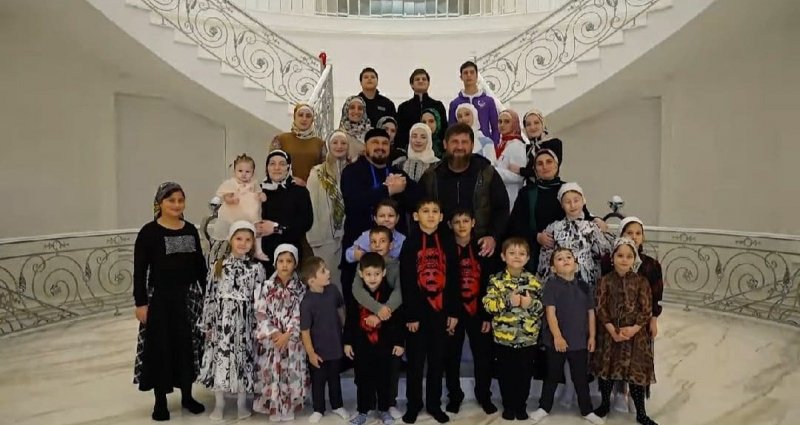 ЧЕЧНЯ. Рамзан Кадыров заявил, что дружба с Абузайдом Висмурадовым переросла в семейное родство