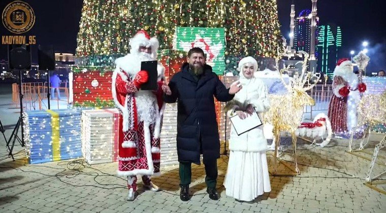 ЧЕЧНЯ. Рамзан Кадыров зажег центральную елку ЧР