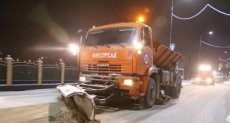 ЧЕЧНЯ.  В Грозном очищают дороги от снега и рассыпают противогололедный материал