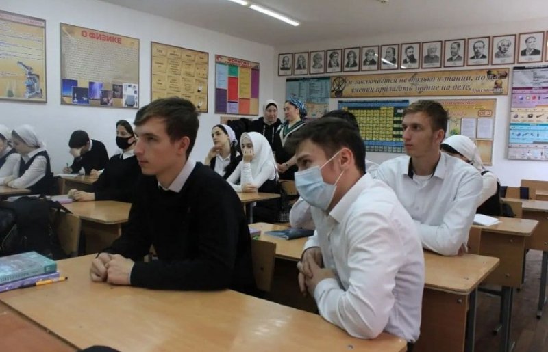 ЧЕЧНЯ. В с.Старые Атаги прошел тренинг профессионального самоопределения «Моя профессия - мой успех».