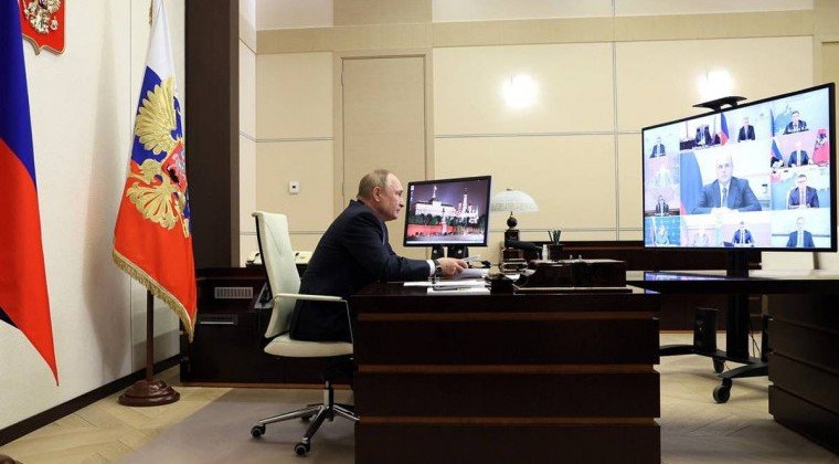 Президент РФ: В регионы поступило свыше 1000 мобильных медицинских комплексов
