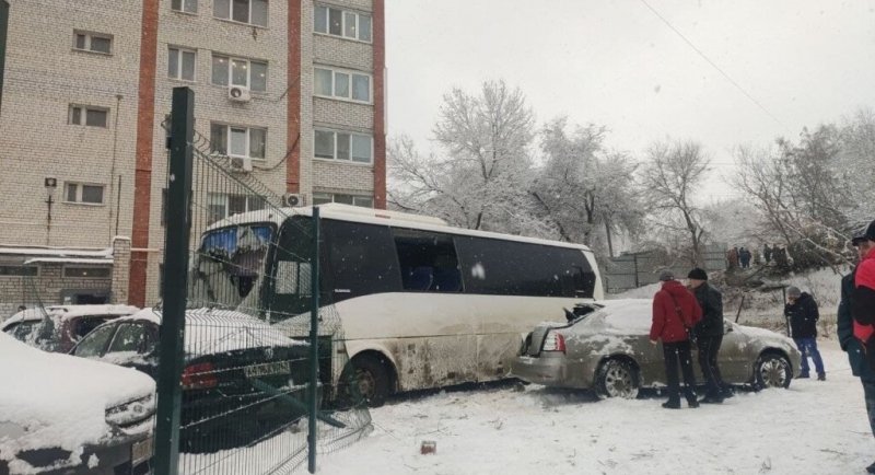 ВОЛГОГРАД. Восемь волгоградцев пострадали в автобусе без тормозов в Саратове