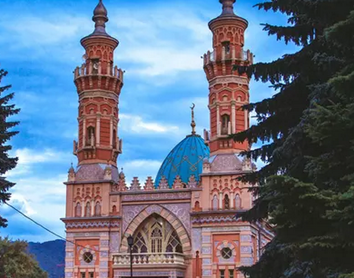 С. ОСЕТИЯ. Мечеть Мухтарова — визитная карточка Владикавказа.
