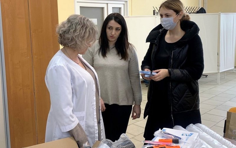 АДЫГЕЯ. Волонтеры «Единой России» и молодогвардейцы помогают колл-центру по ковидным вопросам
