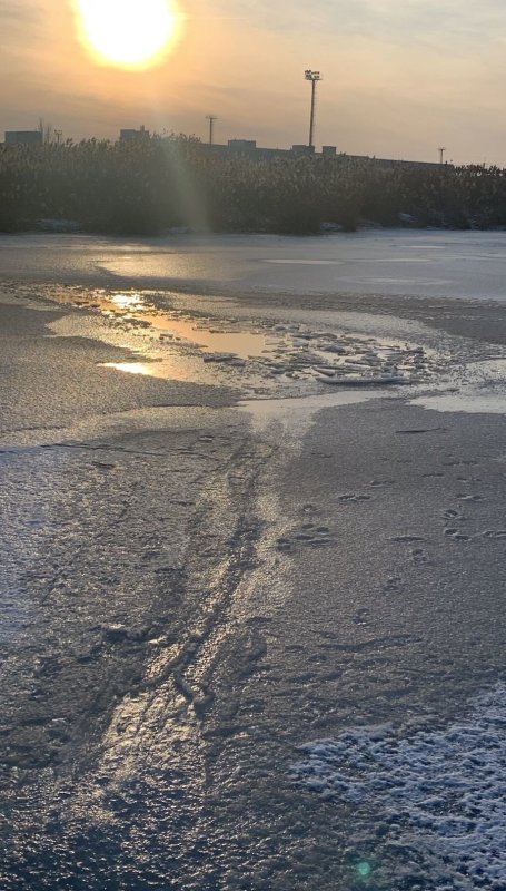 АСТРАХАНЬ. В Астрахани рыбак провалился под лед ерика