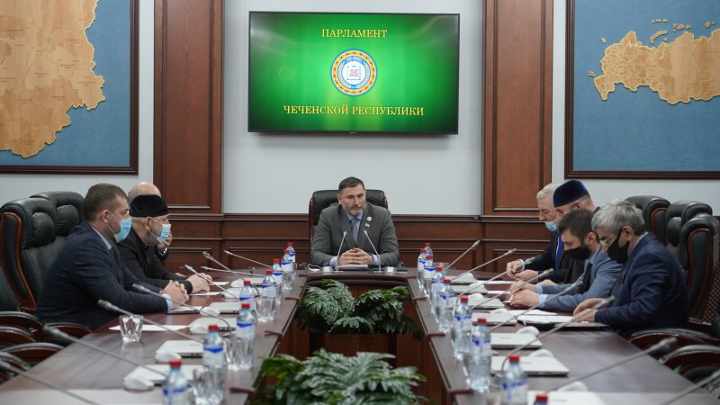ЧЕЧНЯ.  Аднан Нагаев провел заседание комитета