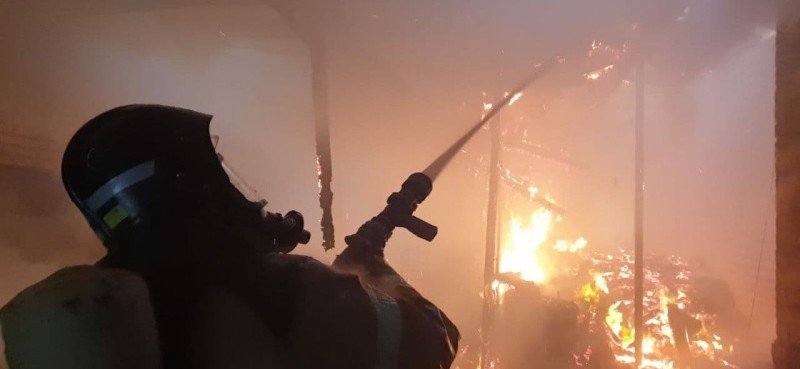 ЧЕЧНЯ. В Гудермесе ликвидирован крупный пожар в магазине и жилом доме