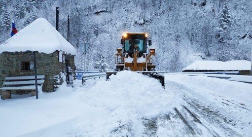 ЧЕЧНЯ. В условиях выпадения осадков в регионе задействовано 131 единиц спецтехники