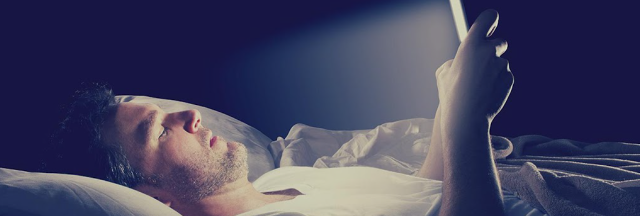 Использование телефона перед сном вредит здоровью